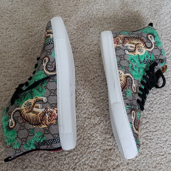 Gucci Tiger leather high top sneakers - Picture 4 of 7